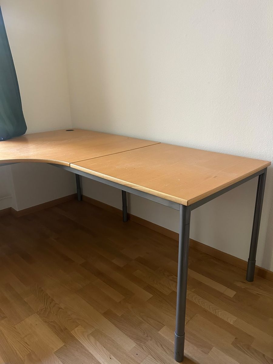 Bureaux: Schreibtisch – D'occasion à Zürich par lor_5wvc 1