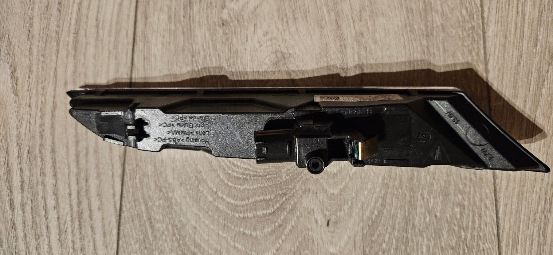 Porsche Tutti pezzi di ricambio auto: Porche 911 (992) Blinker links – Difettoso da Brittnau venduto da leroyjethro 3