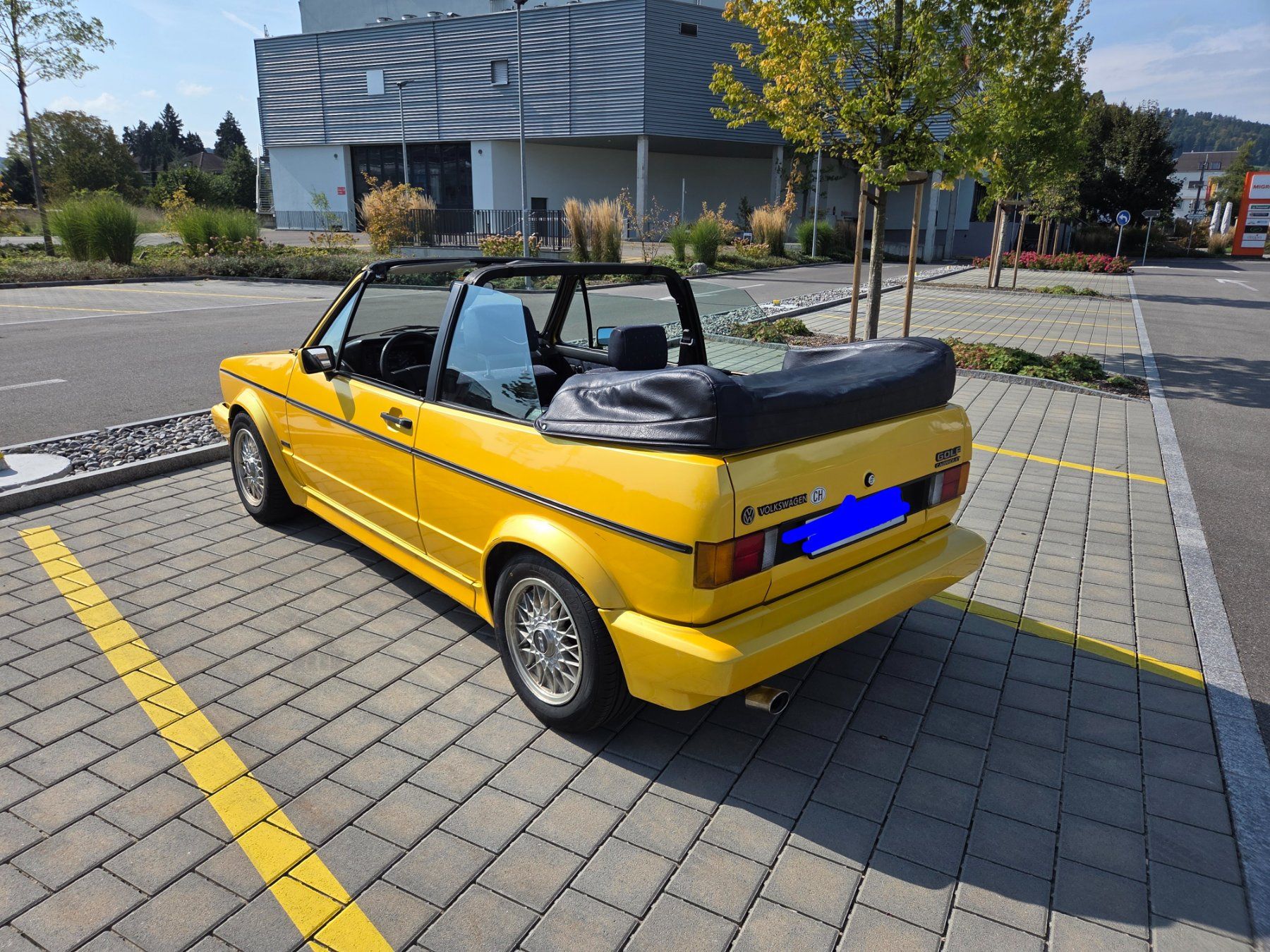VW Automobili: Golf 1 Cabrio – Usato da Suhr venduto da brk_s5cn 4