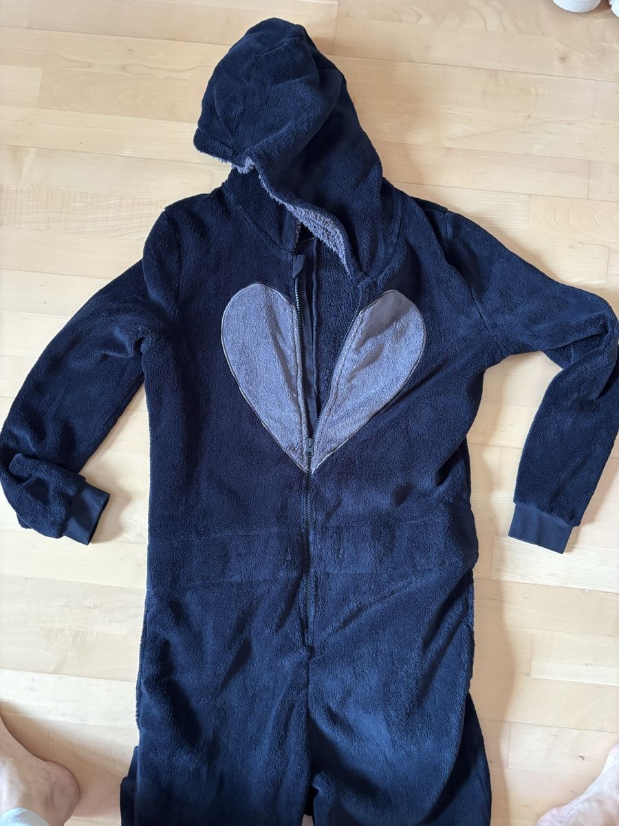 Jumpsuits: Flauschiger Jumpsuit  – Gebraucht aus Kesswil von Branca-01