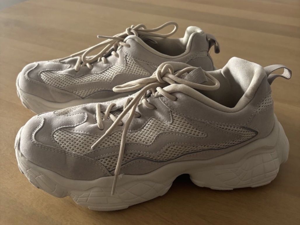 Scarpe da donna: NAKD sneakers beige size 40 NP:79.- – Usato da Endingen venduto da Warlock 1