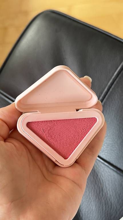 Make-up: Prada Blush Farbe Tulip – Gebraucht aus Zürich von smi_57ql 2