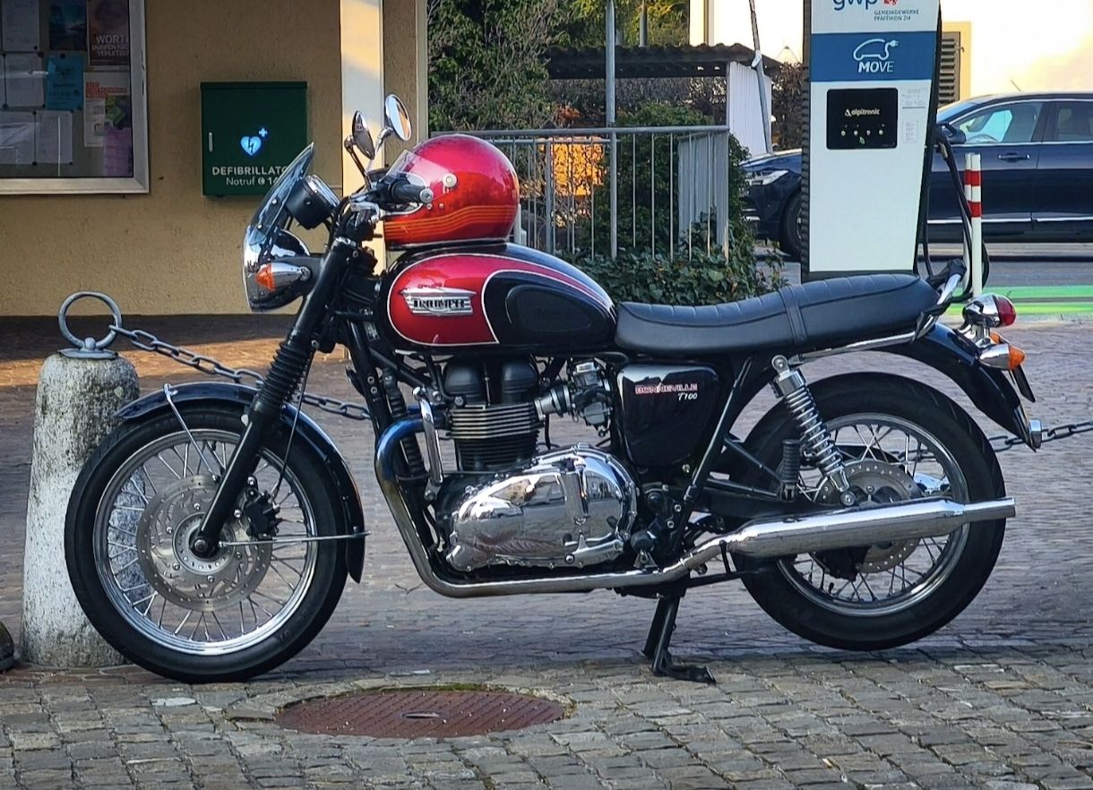 Triumph Route: Triumph Bonneville T100 – D'occasion à Zürich par venus018 1