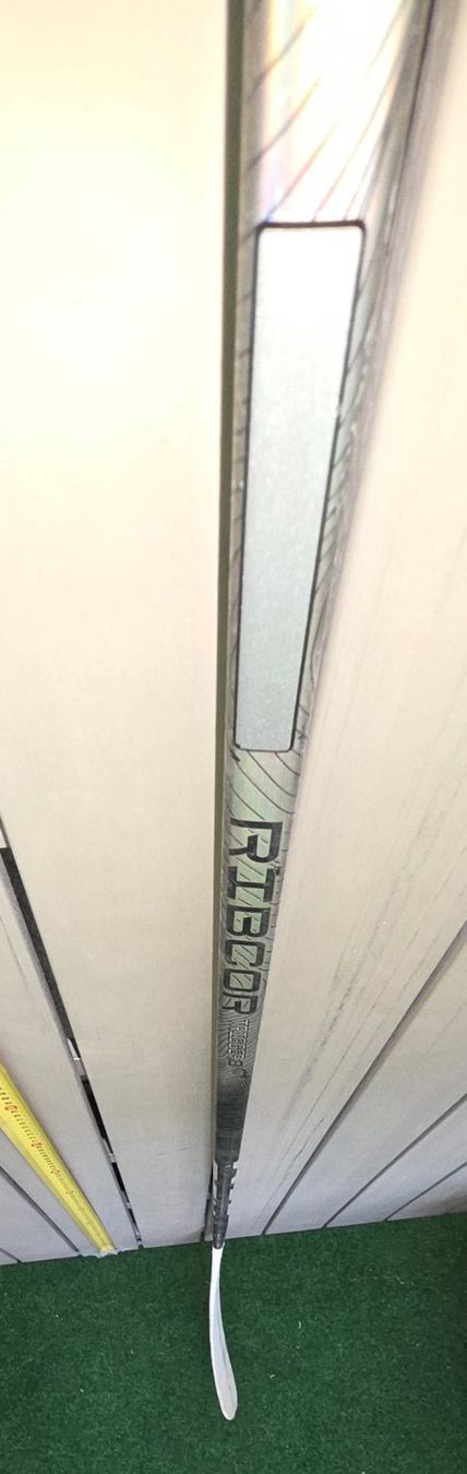 Ccm Bastoni & Pale: CCM Trigger 8 Pro, Rechts, 65 Flex, P29 – Usato da Adliswil venduto da hon_byn8 2