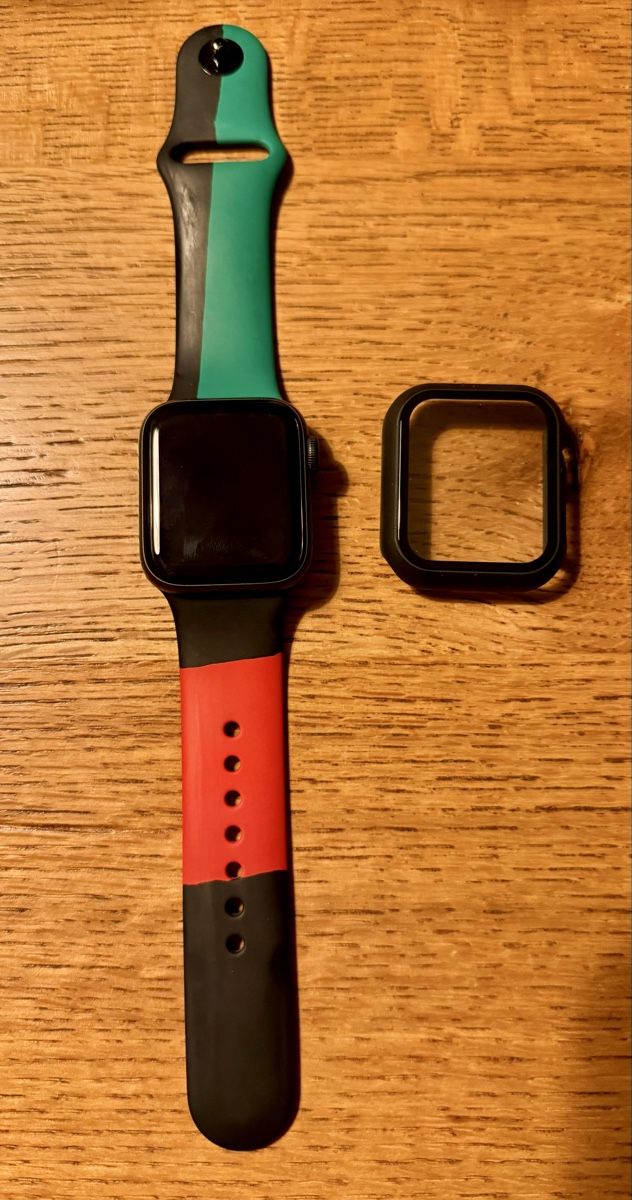 Apple Smartwatch: Apple Watch SE Space Gray 40mm CEL LTE – Usato da Allschwil venduto da Artur15 1