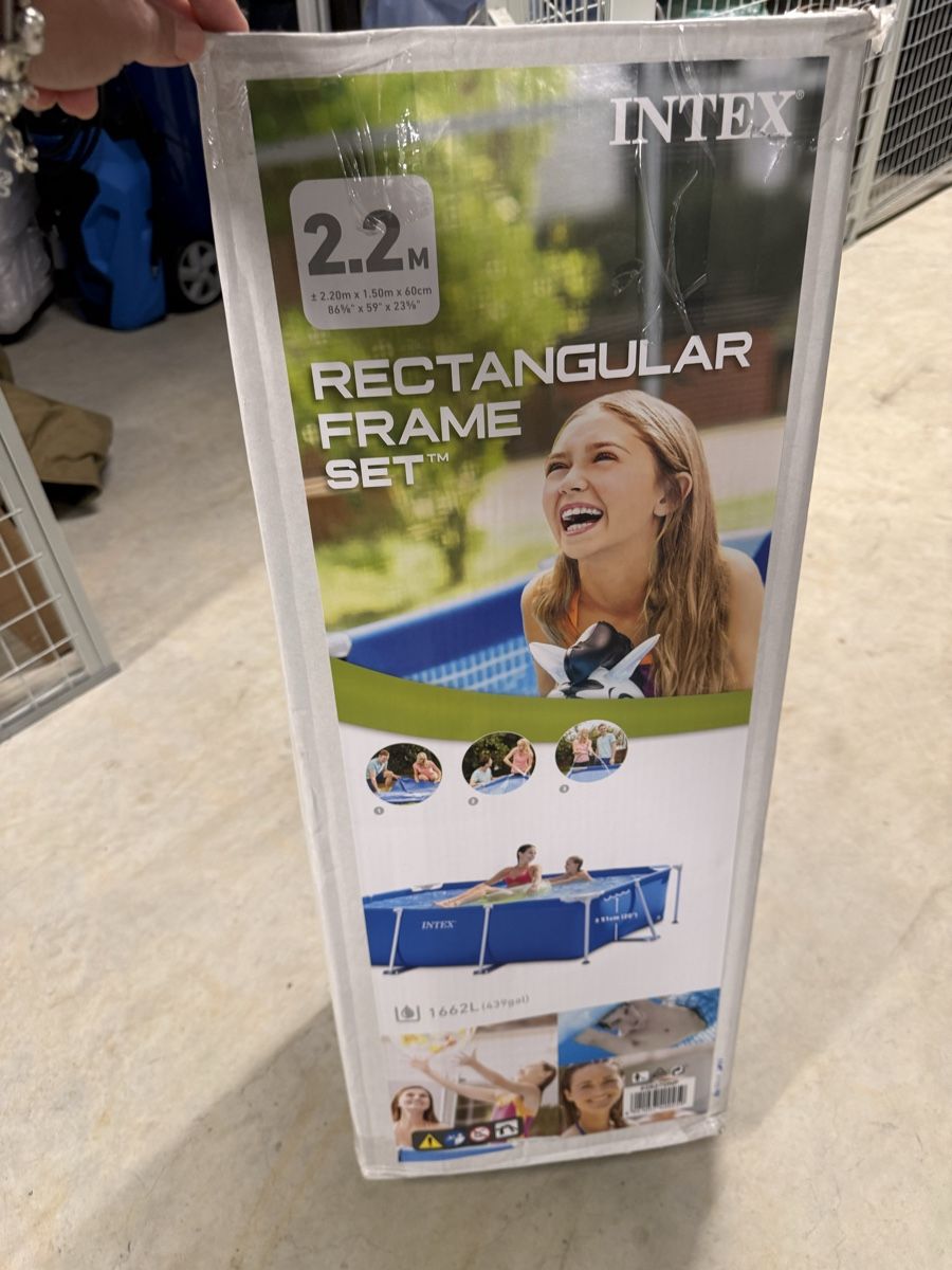 Schwimmbad: Pool  Intex Rectangular  2.2m x 1.50m x 60cm con accessori – Gebraucht aus Aadorf von Erminiasivo 1