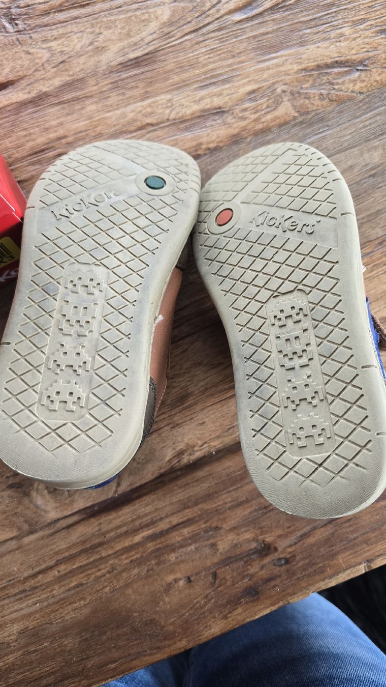Kickers Scarpe per ragazzi: KicKers Halbschuhe Gr. 29 – Usato da Muri AG venduto da pneu1234 2
