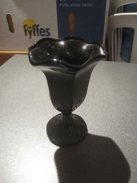 Vasen & Gefässe: Vase / Becher schwarz, Blätter Muster – Gebraucht aus Zürich von Motzkuh