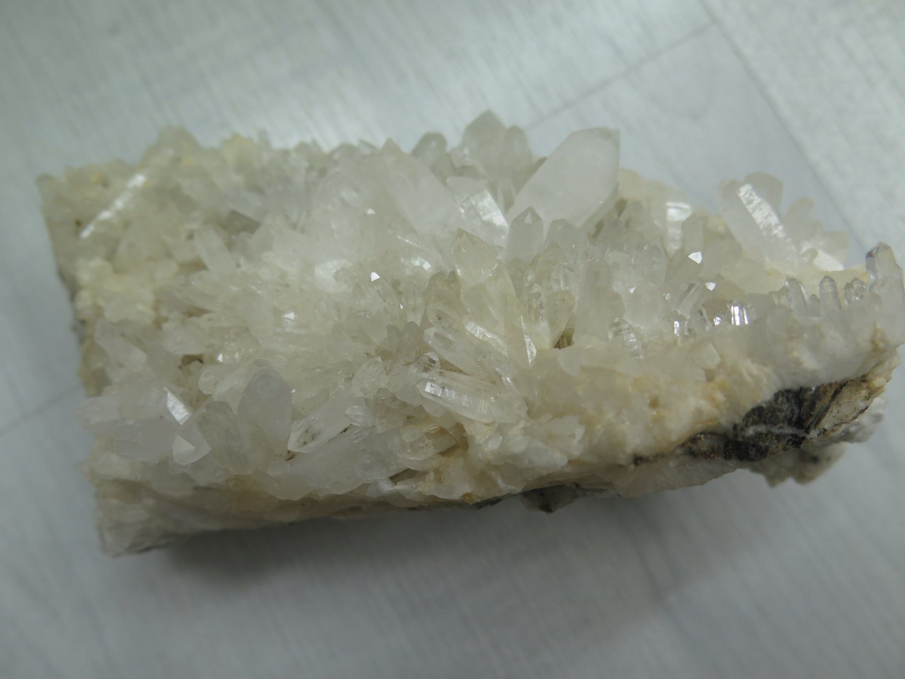 Minerali & Pietre curative: Bergkristall 535 gr. – Usato da Schaffhausen venduto da Yamakana51L8736OQ8 9