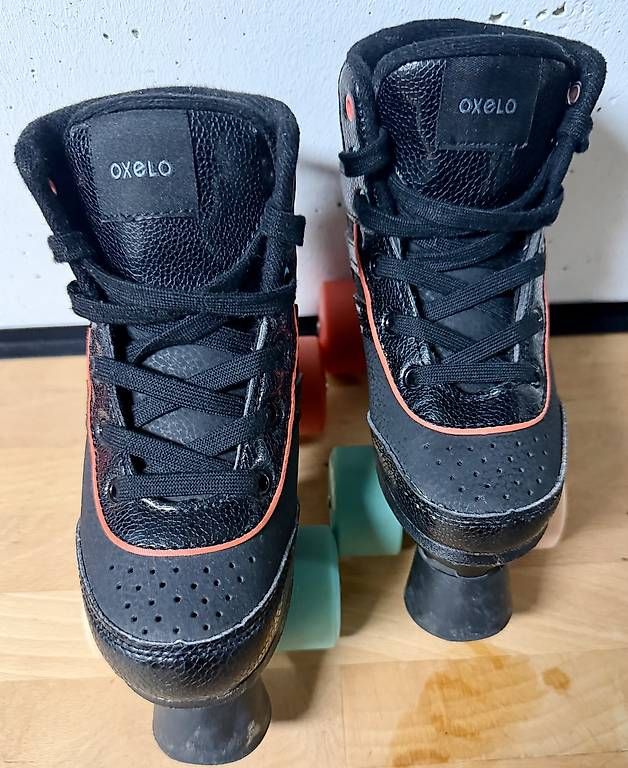 Pattini in linea & Pattini a rotelle: Oxelo Rollschuhe Grösse 32/33 – Usato da Witterswil venduto da faidel 1