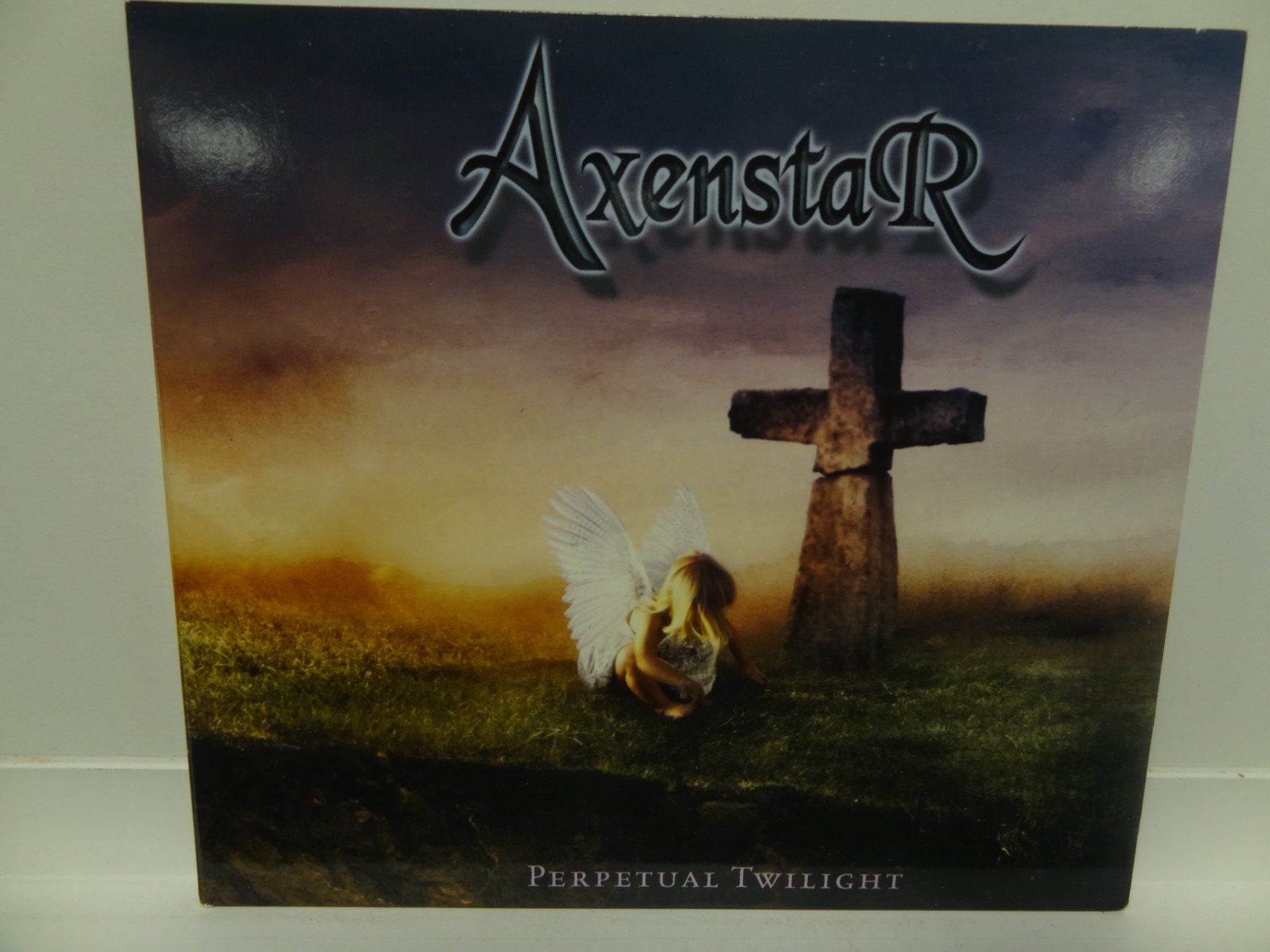 CDs: Axenstar Perpetual Twilight CD – D'occasion à luzern par musicandart