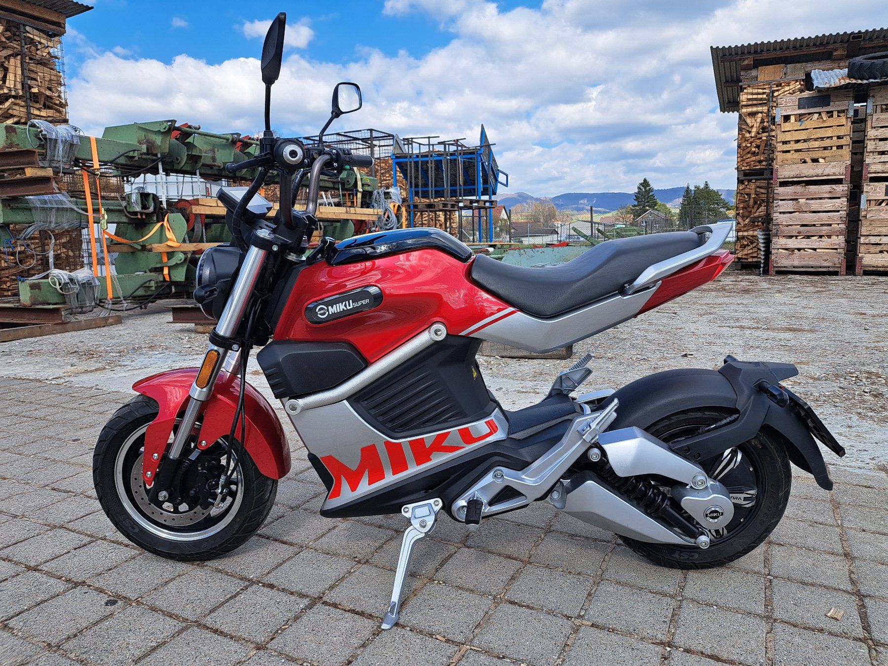 Scooter: SUNRA MIKU Super Elektro E-Roller E-Scooter 80km/h neuwertig – Usato da Hallau venduto da ZIEGLER-Motorhandel 7