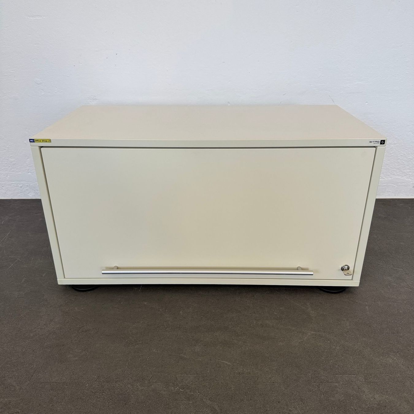 Armadi: Sitag MCS Sideboard Modul mit Klappe - mit Schlüssel – Usato da Schönenwerd venduto da mcofficeshop