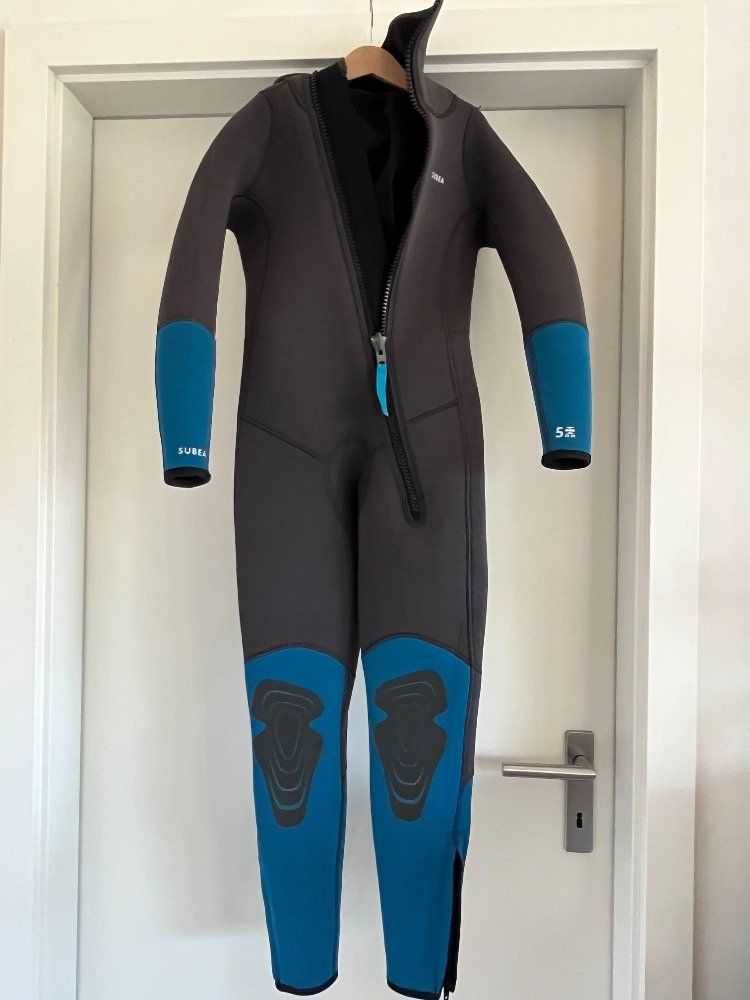 Decathlon Combinaisons de plongée: Neoprenanzug Kinder – D'occasion à Münchenwiler par tyna_m