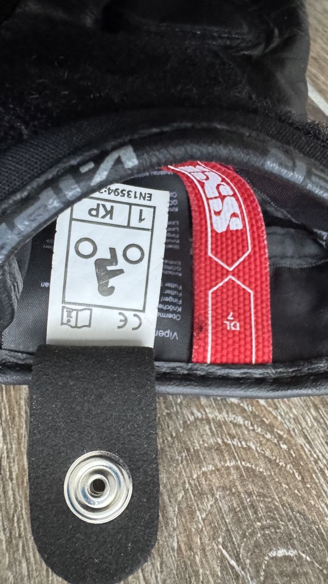 IXS Guanti & manicotti: Motorradhandschuhe Damen, GoreTex – Usato da Männedorf venduto da romeo2902 1