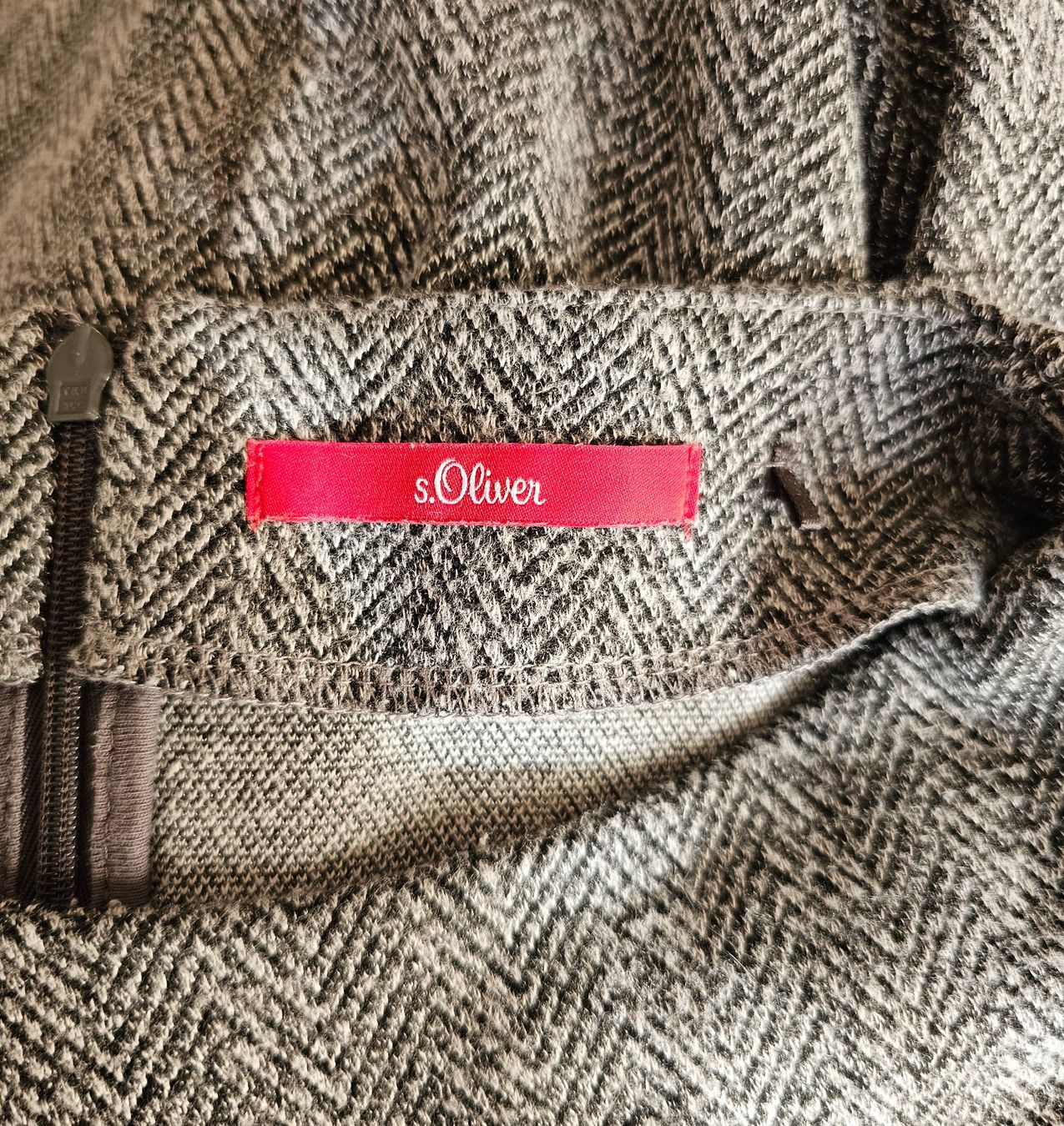 S.Oliver Maglioni & Felpe: S.Oliver - eleganter Pullover ca. Gr. 38 grau meliert neuw. – Nuovo (secondo la descrizione) da Füllinsdorf venduto da Sunnebliemli7 3
