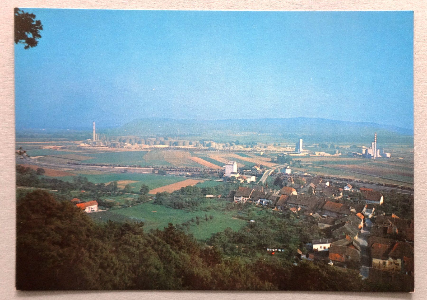 Ansichtskarten: Cornaux/NE, Raffinerie et fabrique de ciment – Gebraucht aus Fétigny von Billy2miny