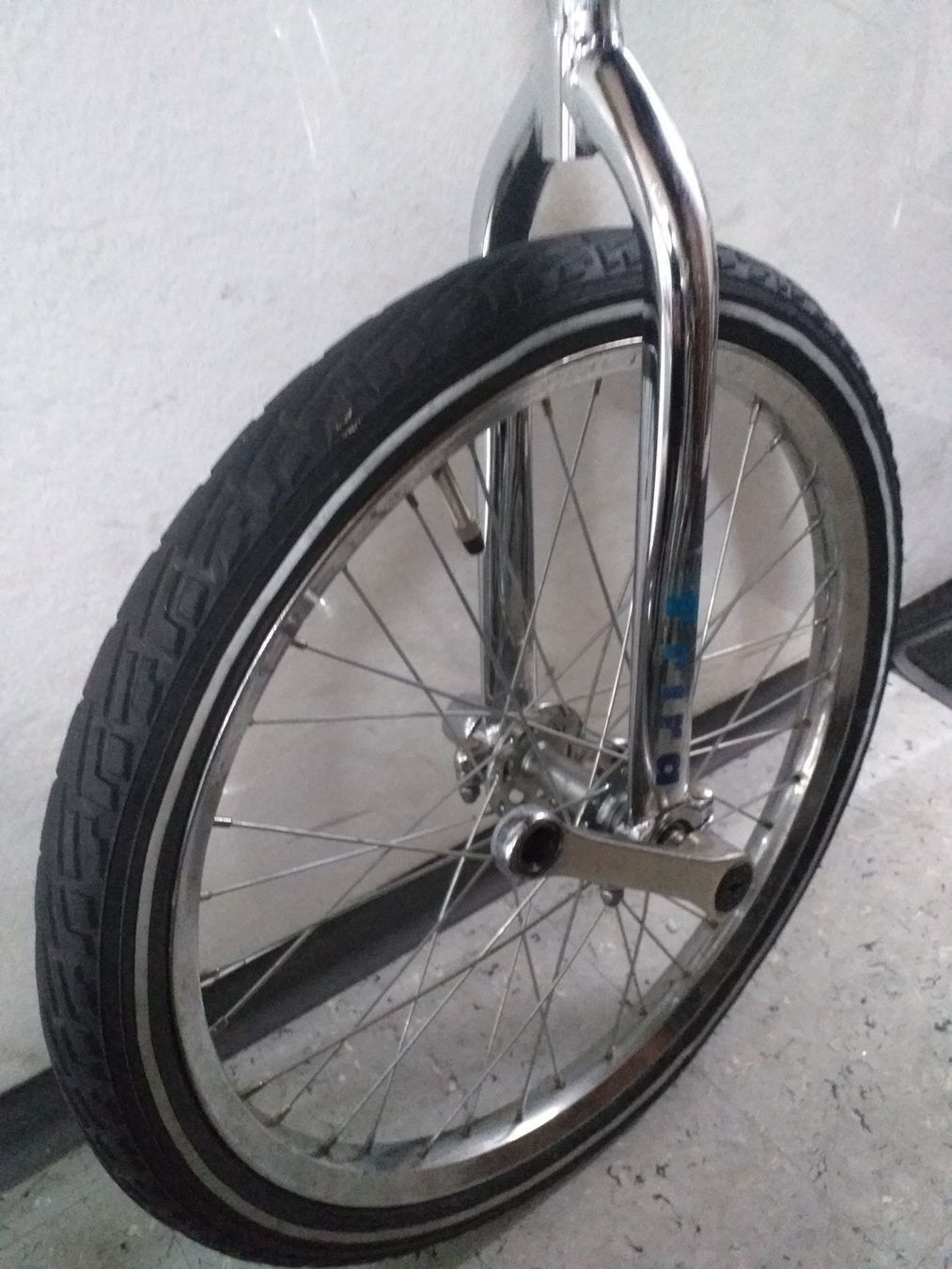 Pezzi di ricambio: Einrad 20 zoll Chrom – Difettoso da Oberägeri venduto da 455 3