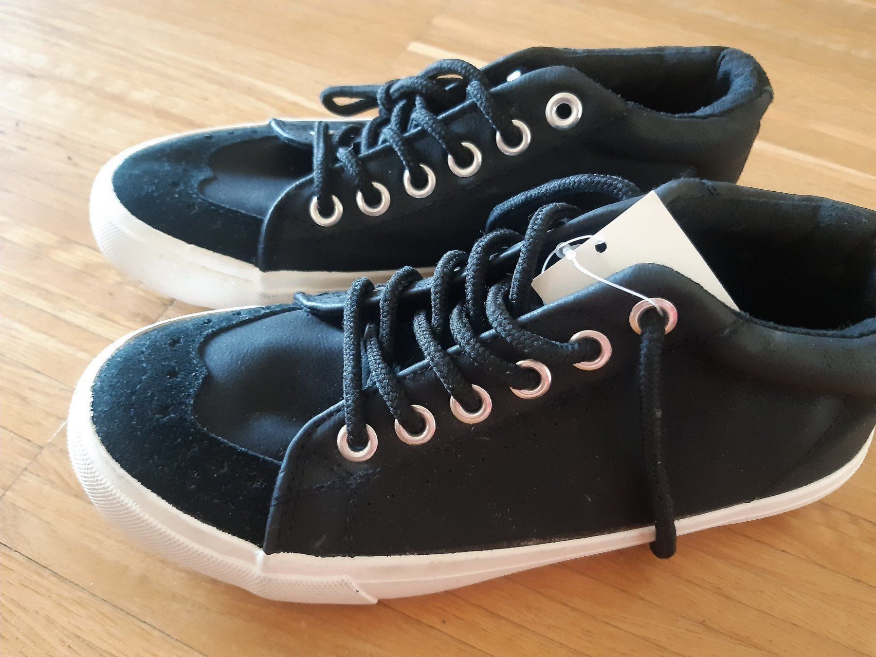 Schuhe für Jungen: Sneaker Gr. 32 – Neu und originalverpackt aus Zürich von dayalal 1