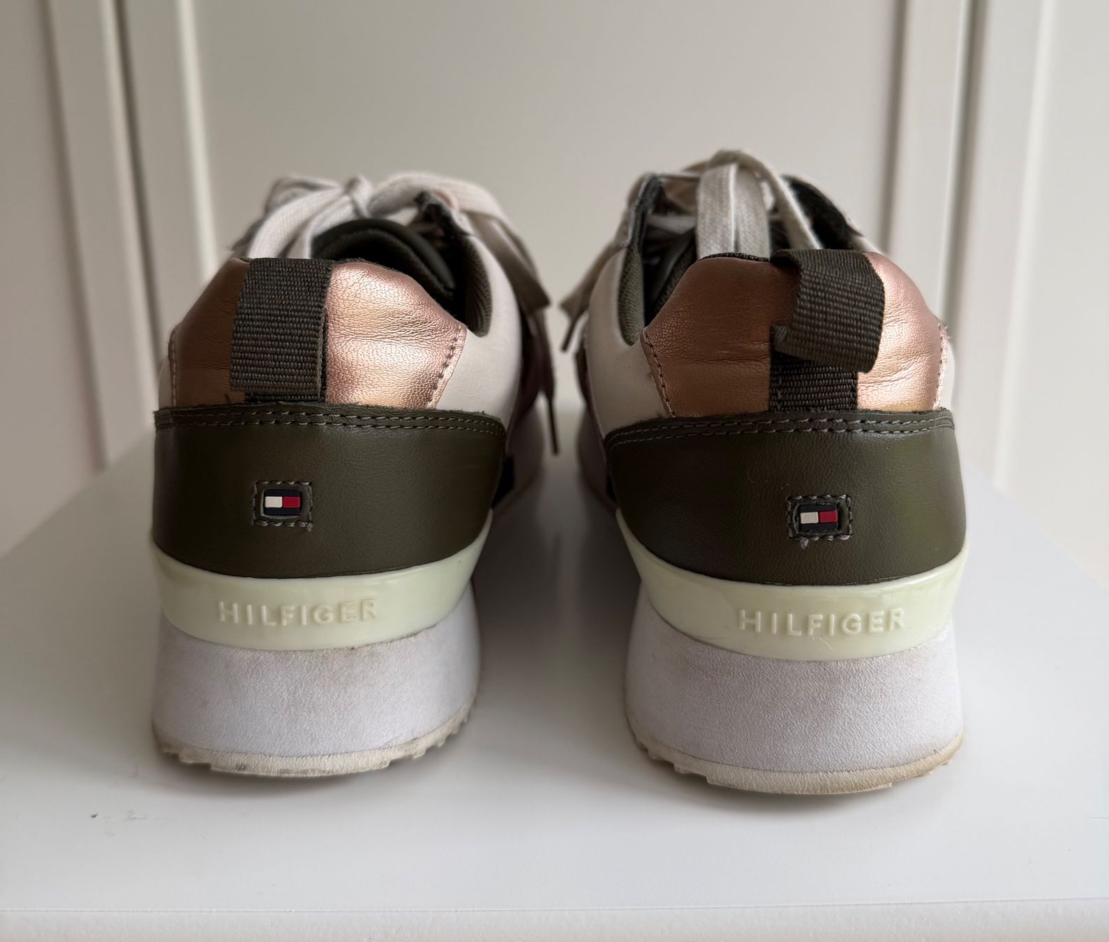 Tommy Hilfiger Scarpe da donna: Tommy Hilfiger Sneakers – Usato da Oberwil-Lieli venduto da Borz2 2