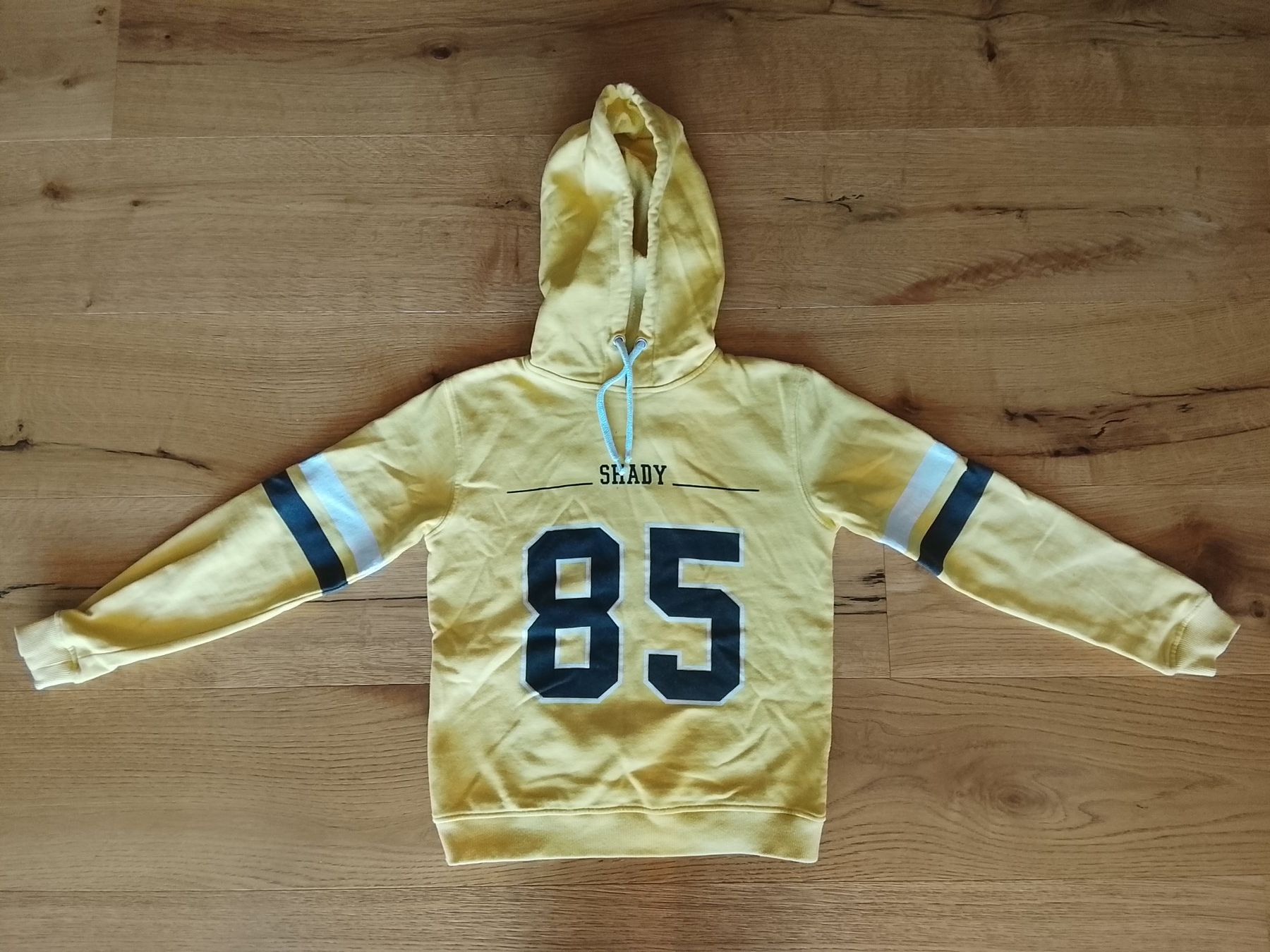 Pullover & Sweatshirts: Pullover Gr.140cm – Gebraucht aus St. Gallen von Fluros