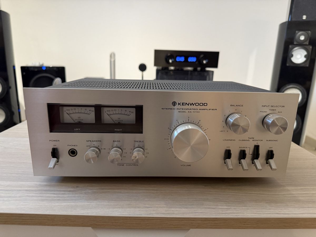 Kenwood Amplificatori: Kenwood KA-5700 Stereo Integrated Amplifier Silver – Usato da Veyrier venduto da mus_d768 1