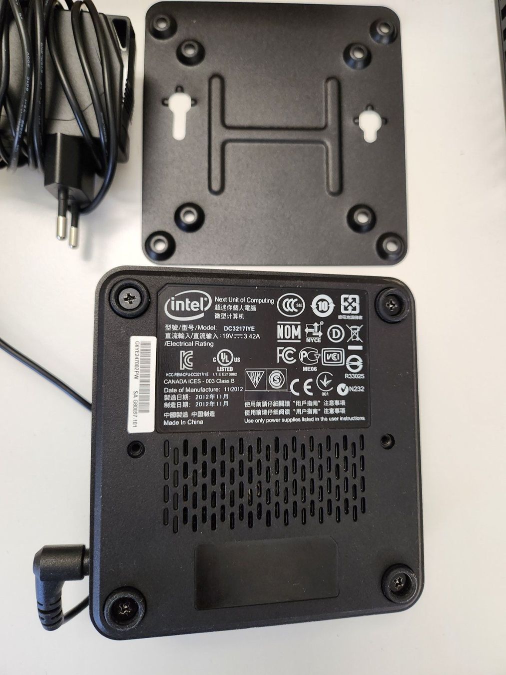 Intel PCs: Intel nuc DC3217IYE – Gebraucht aus Zürich von OBJECT8047 3