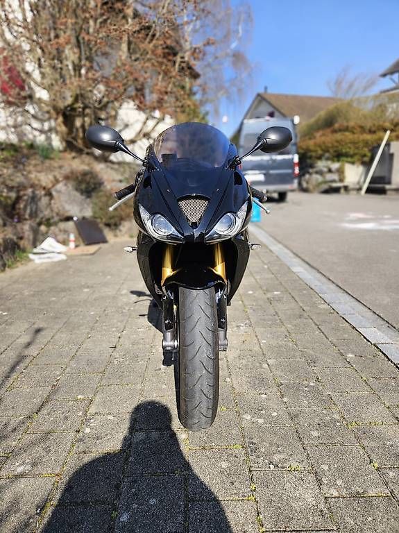 Triumph Strada: Triumph Daytona 675 – Usato da Ossingen venduto da carandbiketuning 1