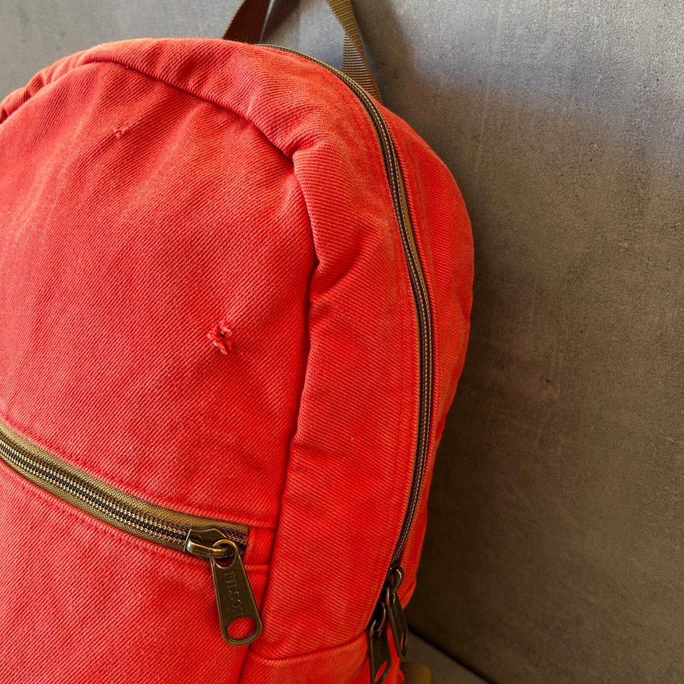Zaini: 2000s Filson Burnt Orange Canvas Backpack – Usato da Bern venduto da shoprestoredvintage 2