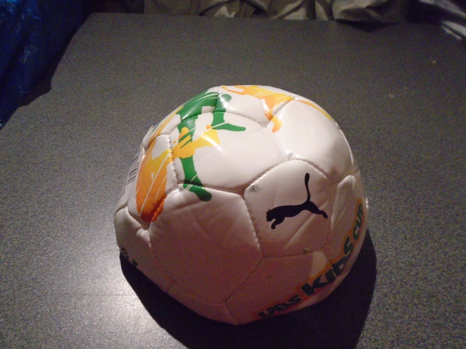 Ballons: Fussball UBS Kids Cup, mini – Neuf avec emballage d'origine à Zürich par Motzkuh