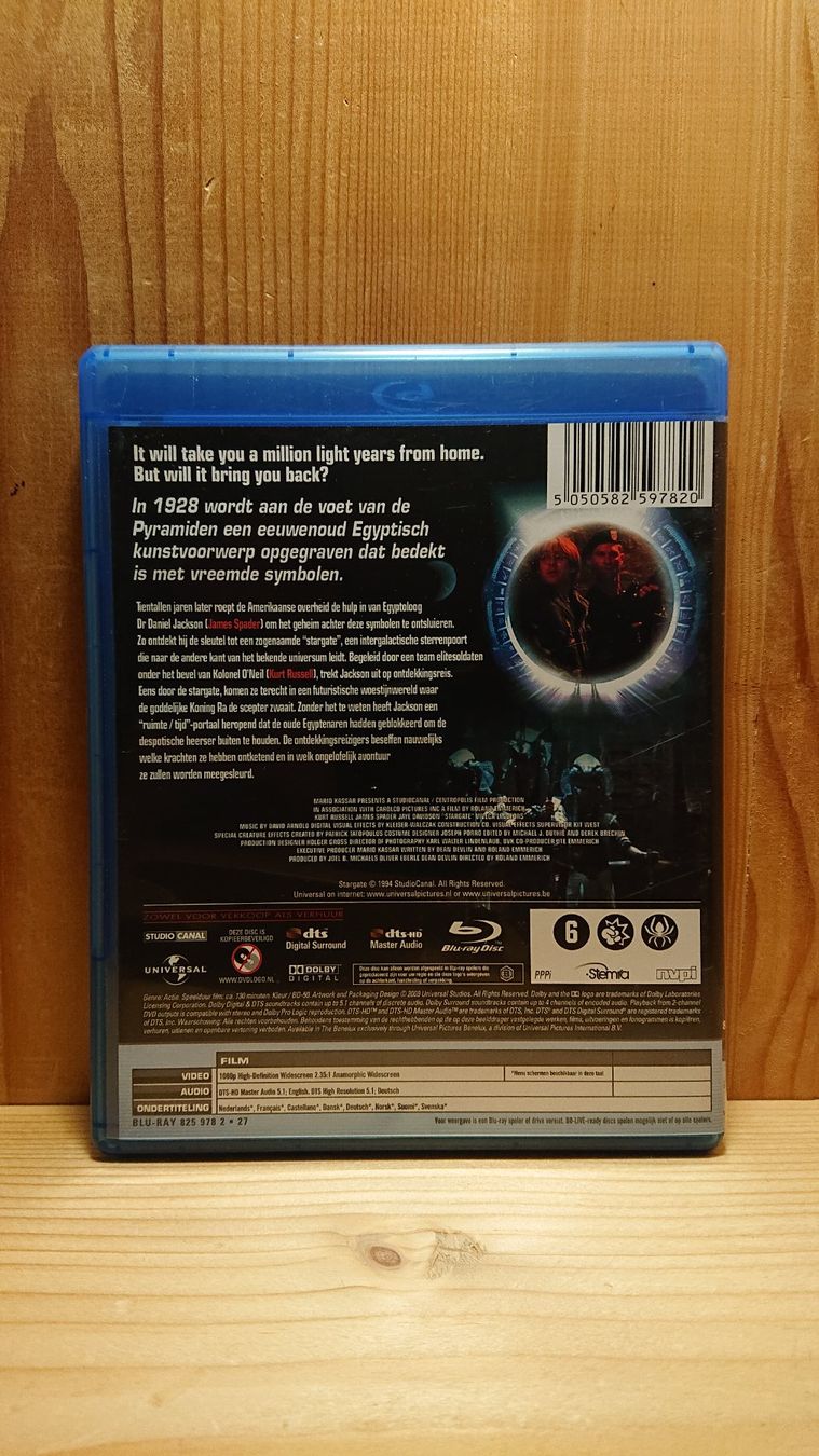 Tous les DVDs: STARGATE Blu-Ray Director's Cut Holländisch Version – D'occasion à Wilderswil par Exebub 1
