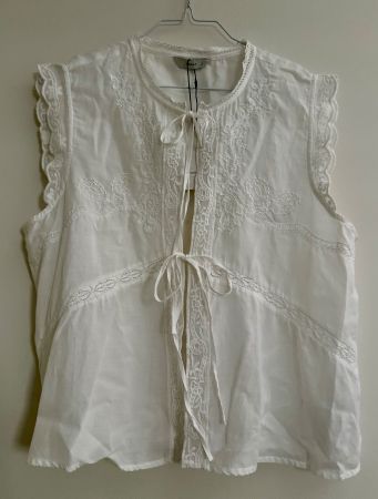 Weisse Spitzenbluse aus Baumwolle, Gr. L – neu mit Etikett