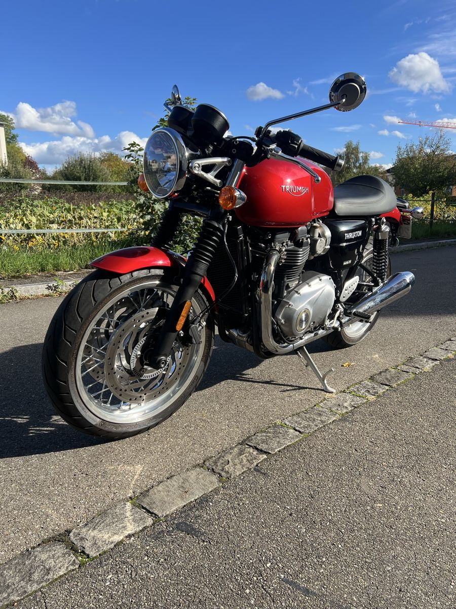 Triumph Strada: Triumph 1200 Thruxton – Usato da Zürich venduto da Pan-Europ 3