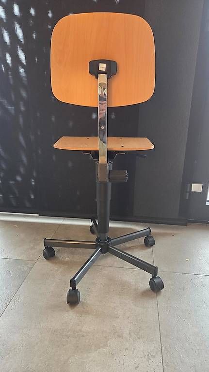 Sedie: Chaise d'atelier Bimos "Fit Special" – Nuovo (secondo la descrizione) da Cressier NE venduto da jhm_v2w9 1