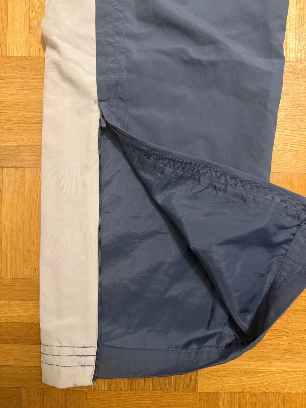 Adidas Pantaloni: Adidas hose – Usato da Dübendorf venduto da sof_y5dt 1