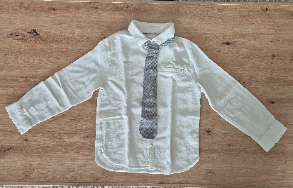 Camicie, T-shirt & Polo: Hemd mit Krawatte Grösse 128 – Usato da Buttisholz venduto da sico20