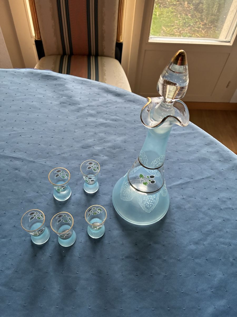 Caraffe: antikes Liqueurservice, hellblau – Usato da Dornach venduto da Rosengarten