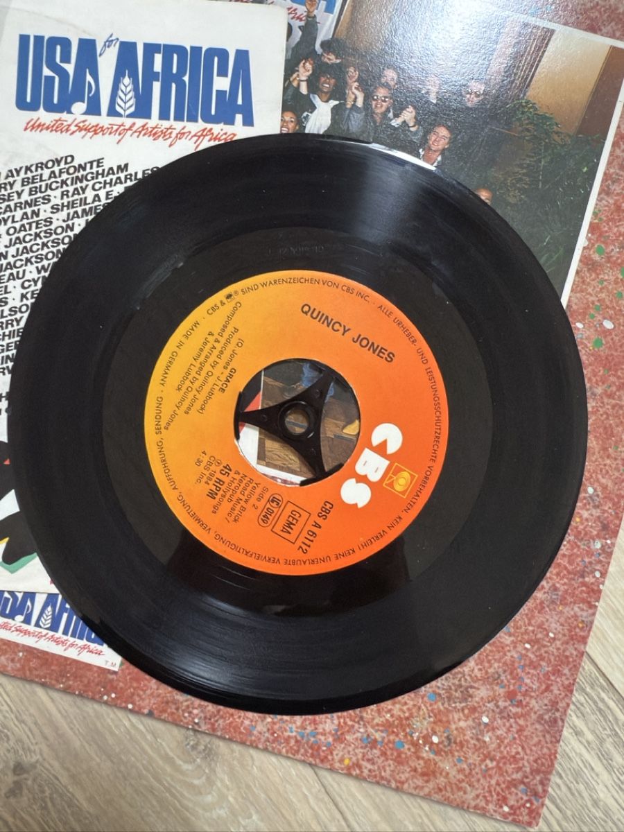 Dischi in vinile: Mit Michael jackson "We Are The World" Vinyl Single & LP – Usato da Sarmenstorf venduto da Nathaliie_21 7