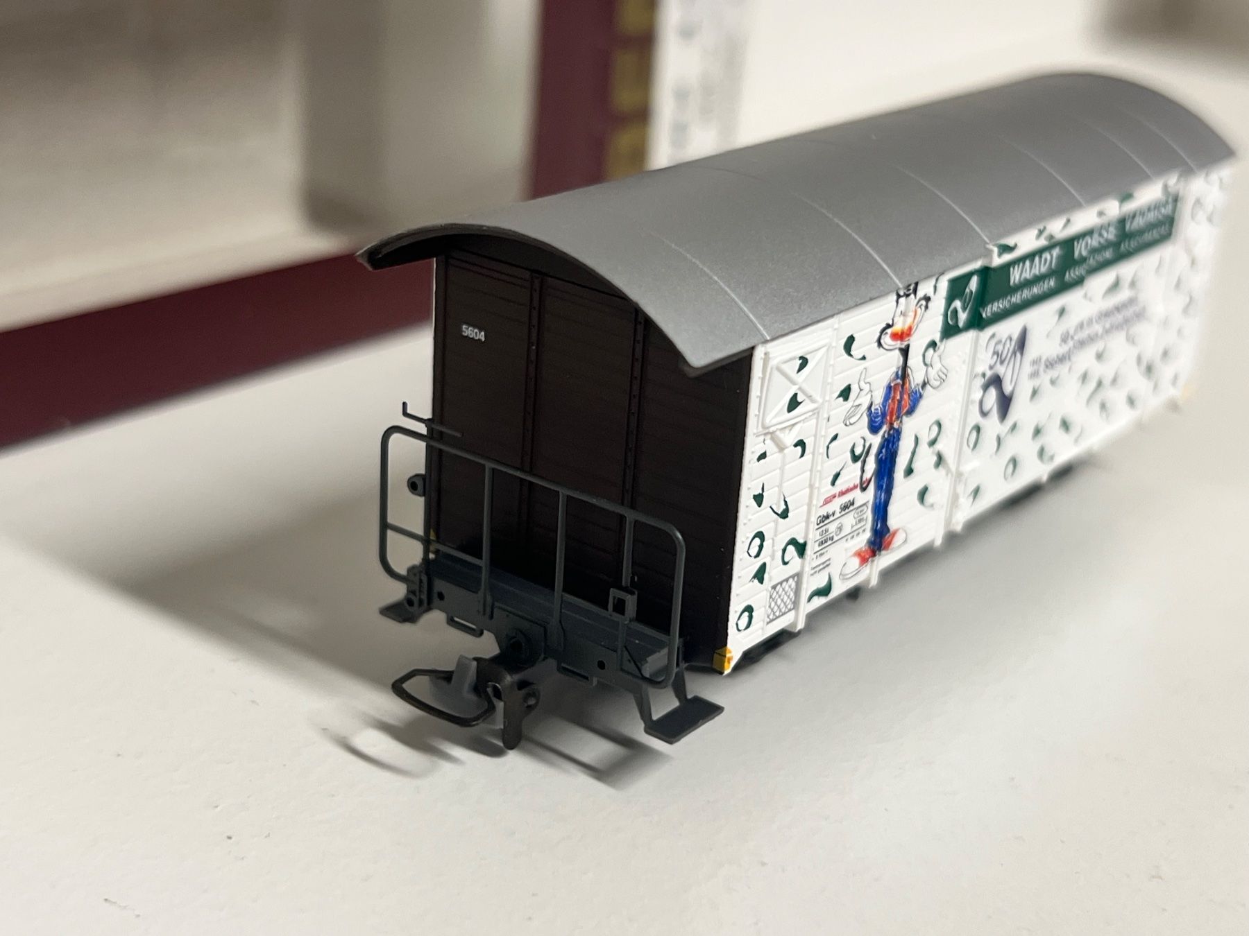 Bemo Modellini di ferrovie: Bemo RhB Werbewagen  "Waadt" – Nuovo e nell'imballaggio originale da Geroldswil venduto da TopTrain54 2