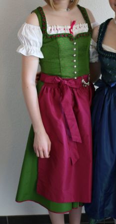 Midi-Dirndl Wenger Gr. 36 - wie neu (inkl. Bluse)