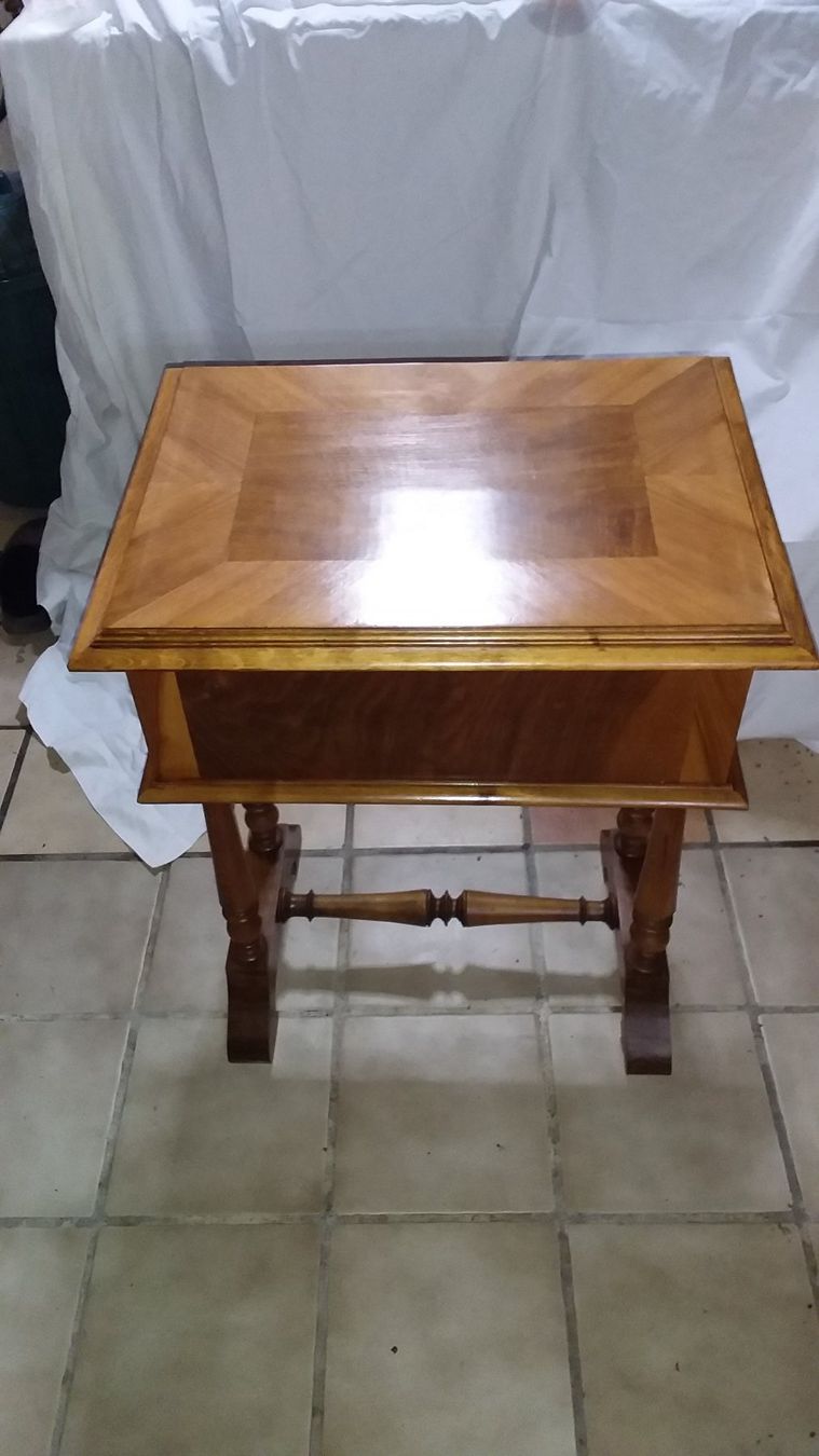 Cassettiere: Comode bois dure – Usato da Neuchâtel venduto da pasprie 3