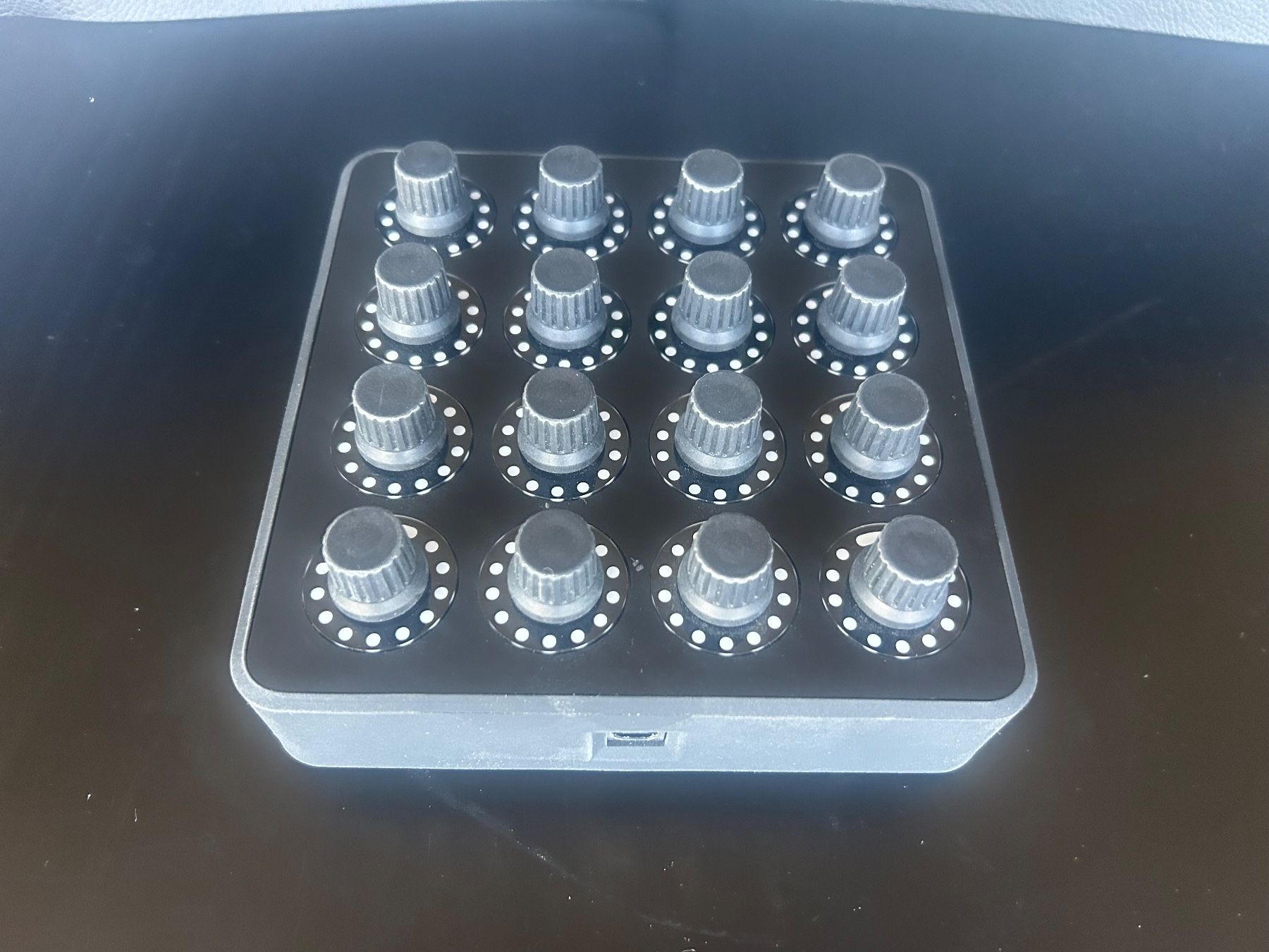 Instruments de musique: DJ Tech Tools Midi Fighter Twister – D'occasion à Mägenwil par fit_xt5s 2