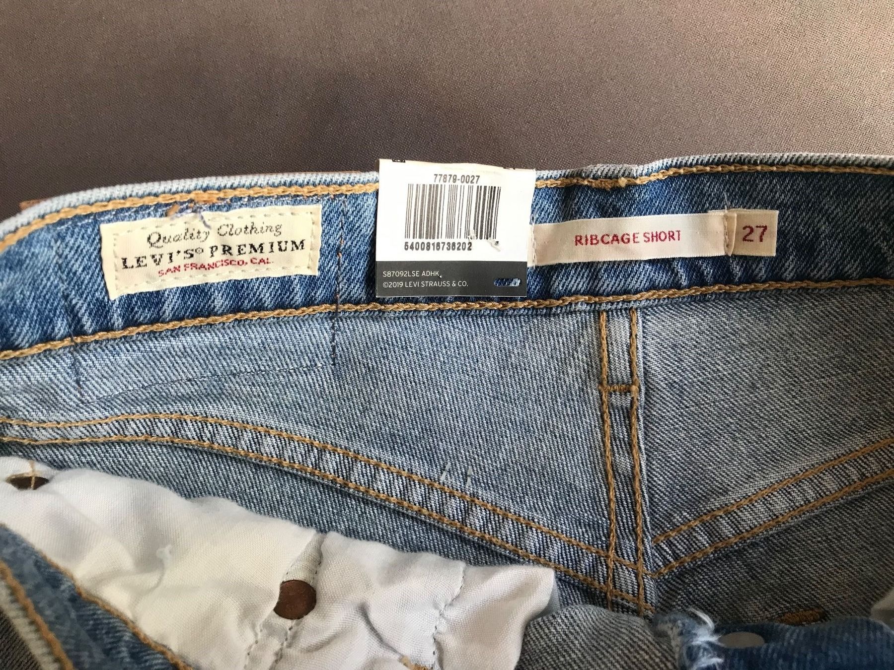 Levi's Jeans: Short Levi's Ribcage taille 27 – Nuovo e nell'imballaggio originale da Basel venduto da Maria-Alexa 4