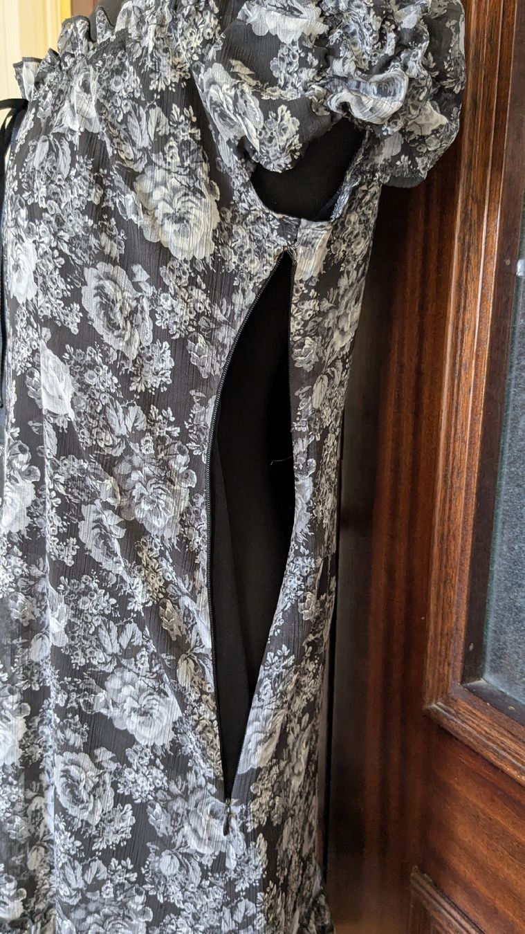 Vestiti: Kleid mit Blumenmuster  – Usato da Emmenbrücke venduto da dragonfly_8 3