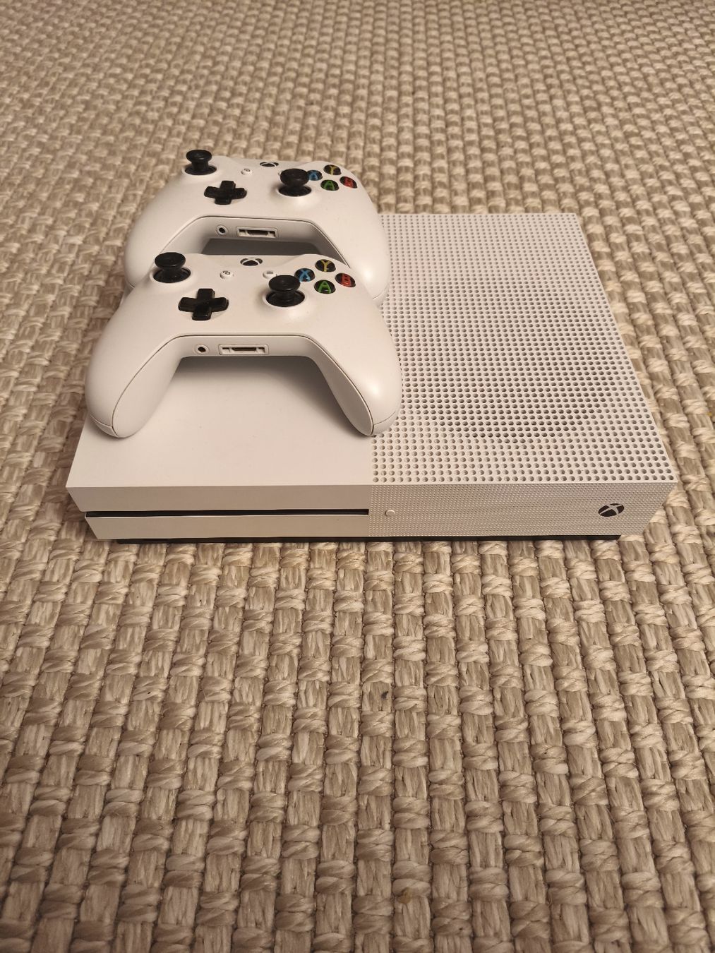 Microsoft Consoles: Console Microsoft Xbox One S con due controller 512Gb – D'occasion à Udligenswil par dar_x2jl