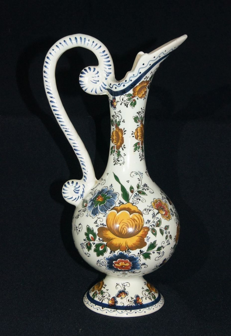 Karaffen: Wunderbarer, opulent gestalteter Krug aus Delft – Defekt aus Geroldswil von ARTEFACTO 4