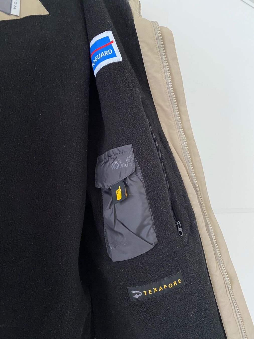 Jack Wolfskin Vestes: Jack Wolfskin Übergangsjacke, Grösse 34 – D'occasion à Winterthur par marisole4 8