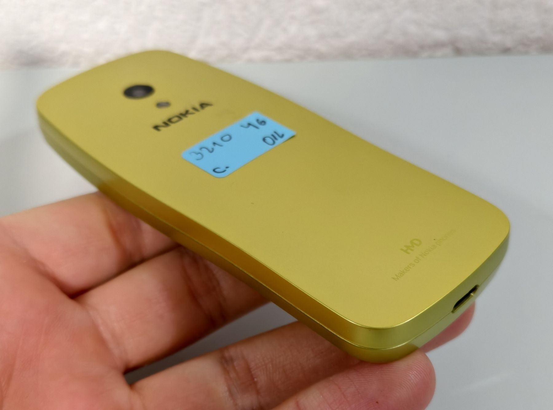 Nokia Telefoni cellulari / Smartphones: Nokia 3210 4G Gelb – Usato da Ehrendingen venduto da Rocky985 2