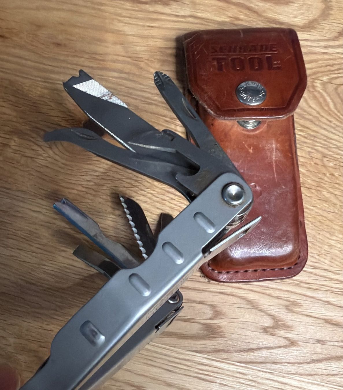 Alle Werkzeuge: SCHRADE  TOUCH USA MULTITOOL – Gebraucht aus Zürich von Frei-Occasionen 4