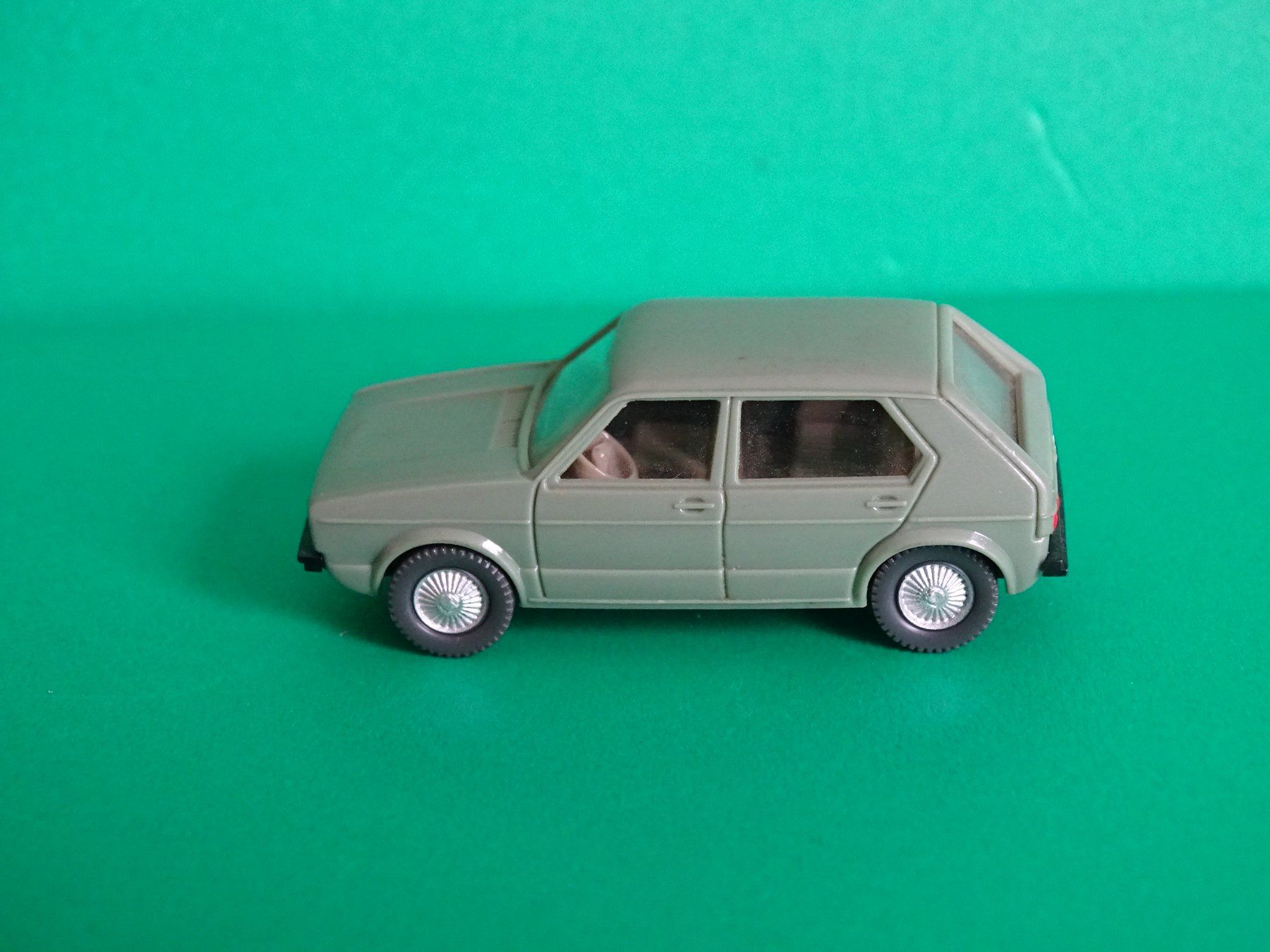 Wiking Modellini d'auto: VW Golf von Wiking 1/87 – Usato da Bretzwil venduto da Meex 2